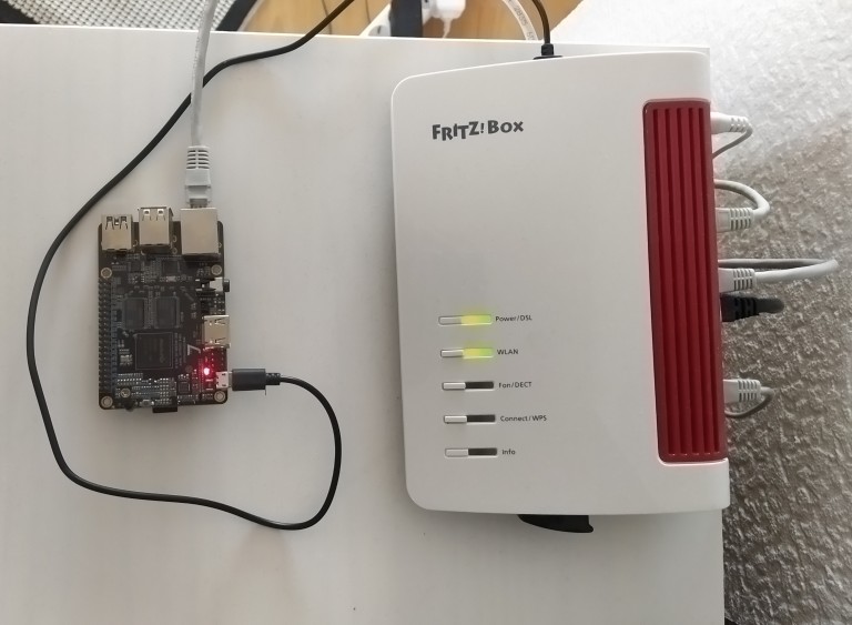 The Librecomputer Renegade SBC is directly connected to the Fritz!Box via USB and Ethernet cables